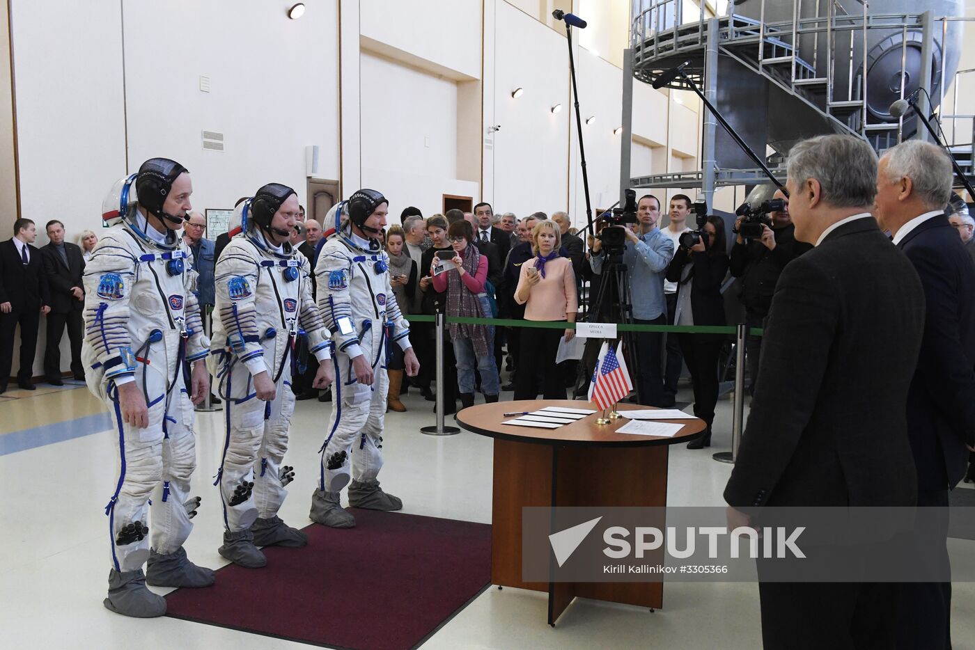 Full drill and testing for ISS Expedition 55/56 main crew
