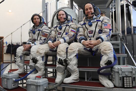 Full drill and testing for ISS Expedition 55/56 main crew