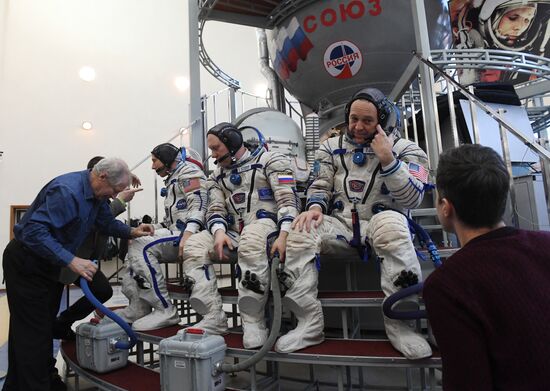 Full drill and testing for ISS Expedition 55/56 main crew