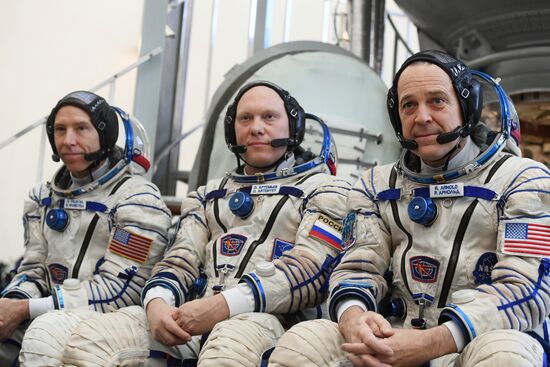 Full drill and testing for ISS Expedition 55/56 main crew