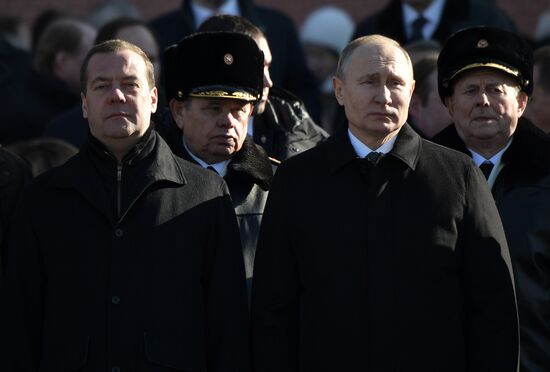 Wreath-laying ceremony at Tomb of Unknown Soldier on Defender of the Fatherland Day