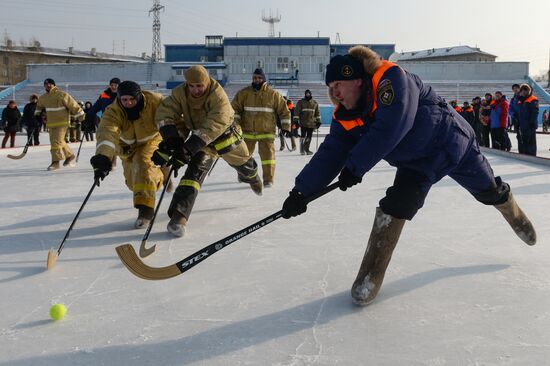 Felt-boot bandy tournament among rescuers