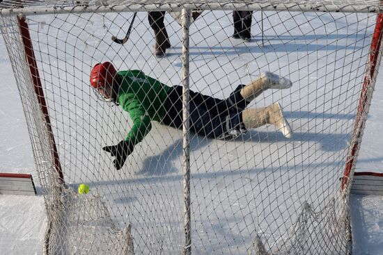 Felt-boot bandy tournament among rescuers