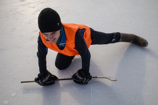 Felt-boot bandy tournament among rescuers