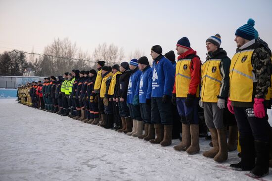 Felt-boot bandy tournament among rescuers