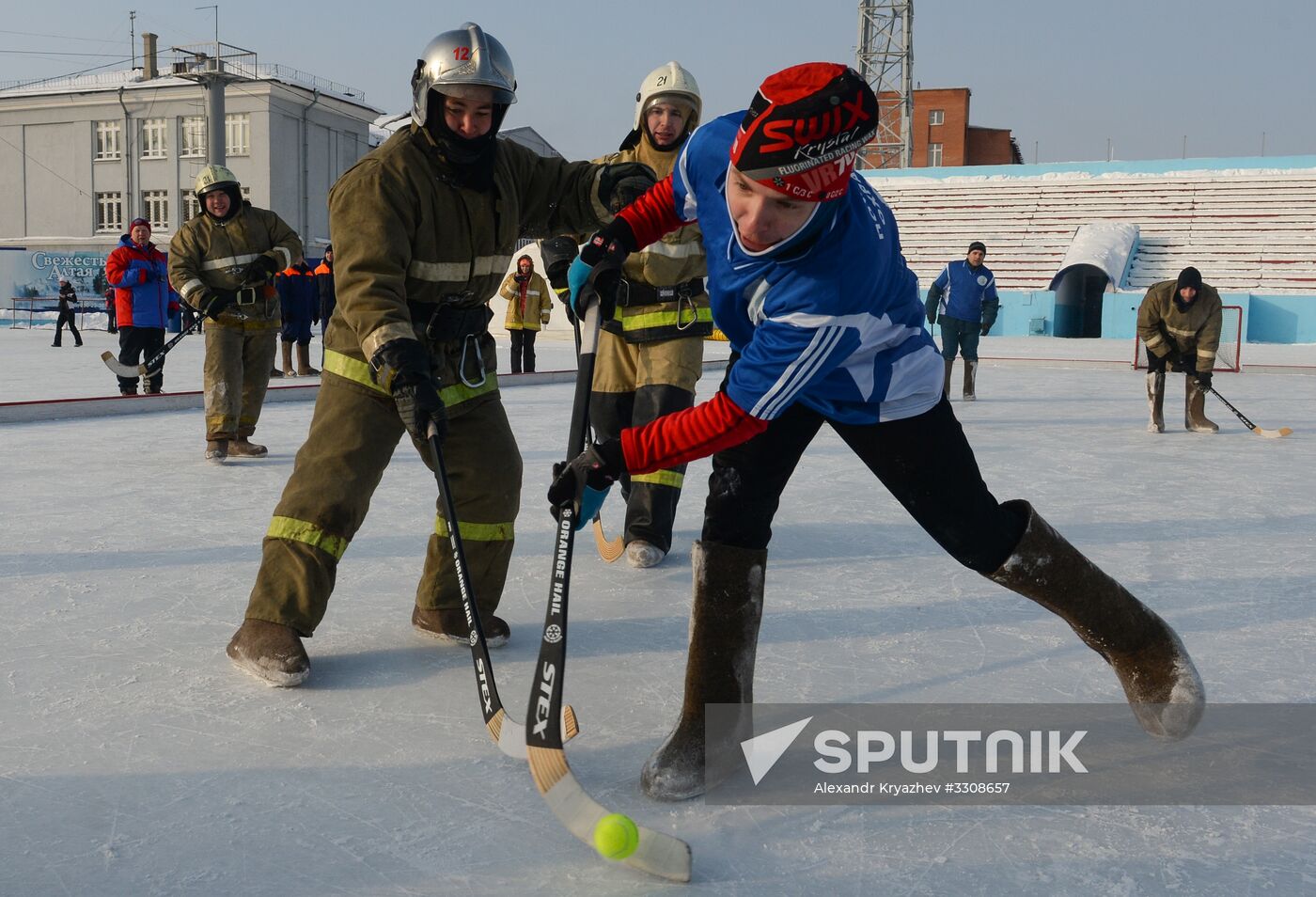 Felt-boot bandy tournament among rescuers