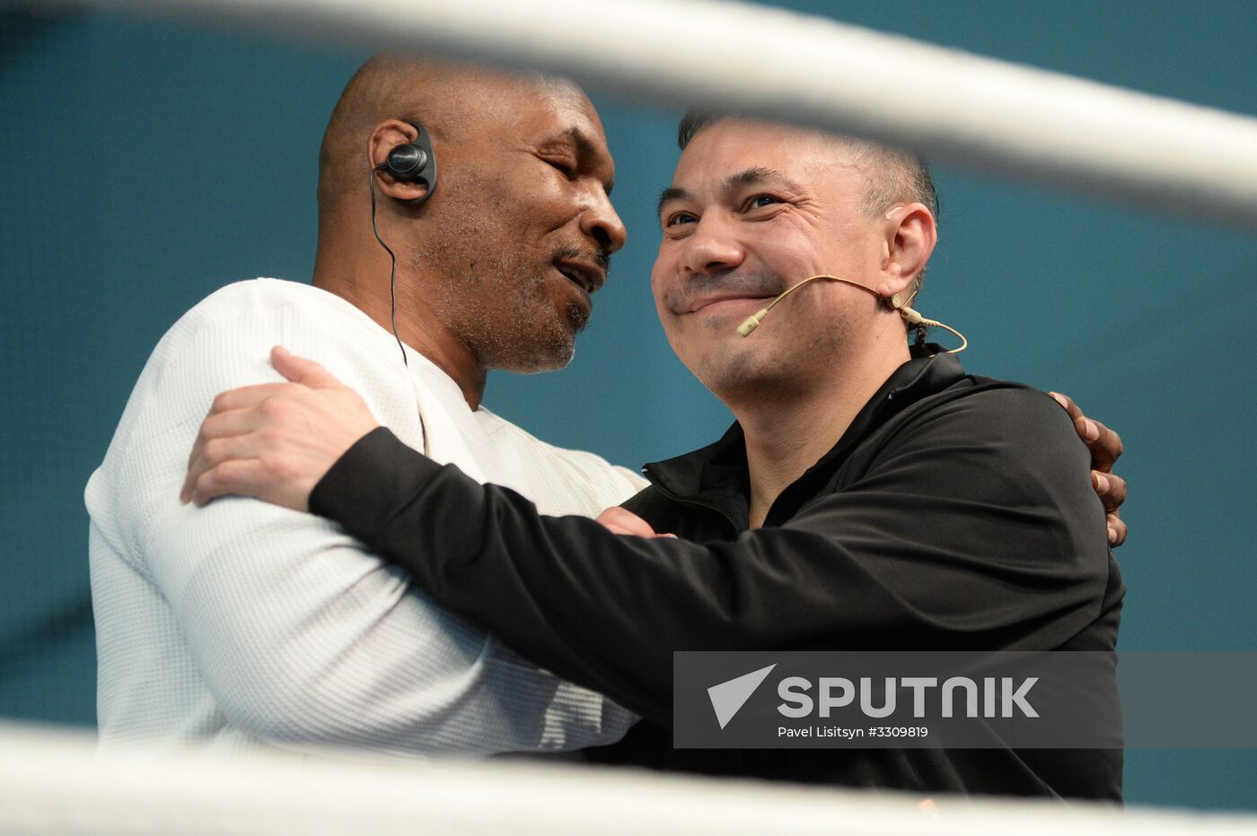 Open boxing master class by Mike Tyson and Kostya Tszyu