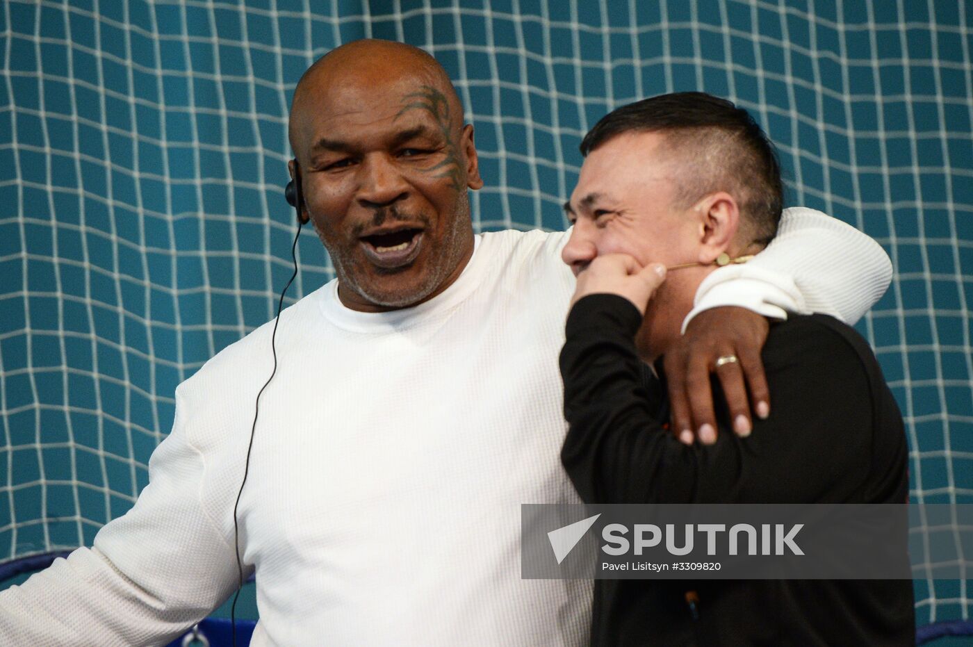 Open boxing master class by Mike Tyson and Kostya Tszyu
