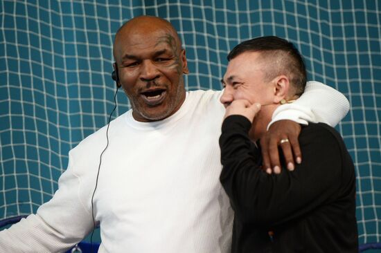 Open boxing master class by Mike Tyson and Kostya Tszyu