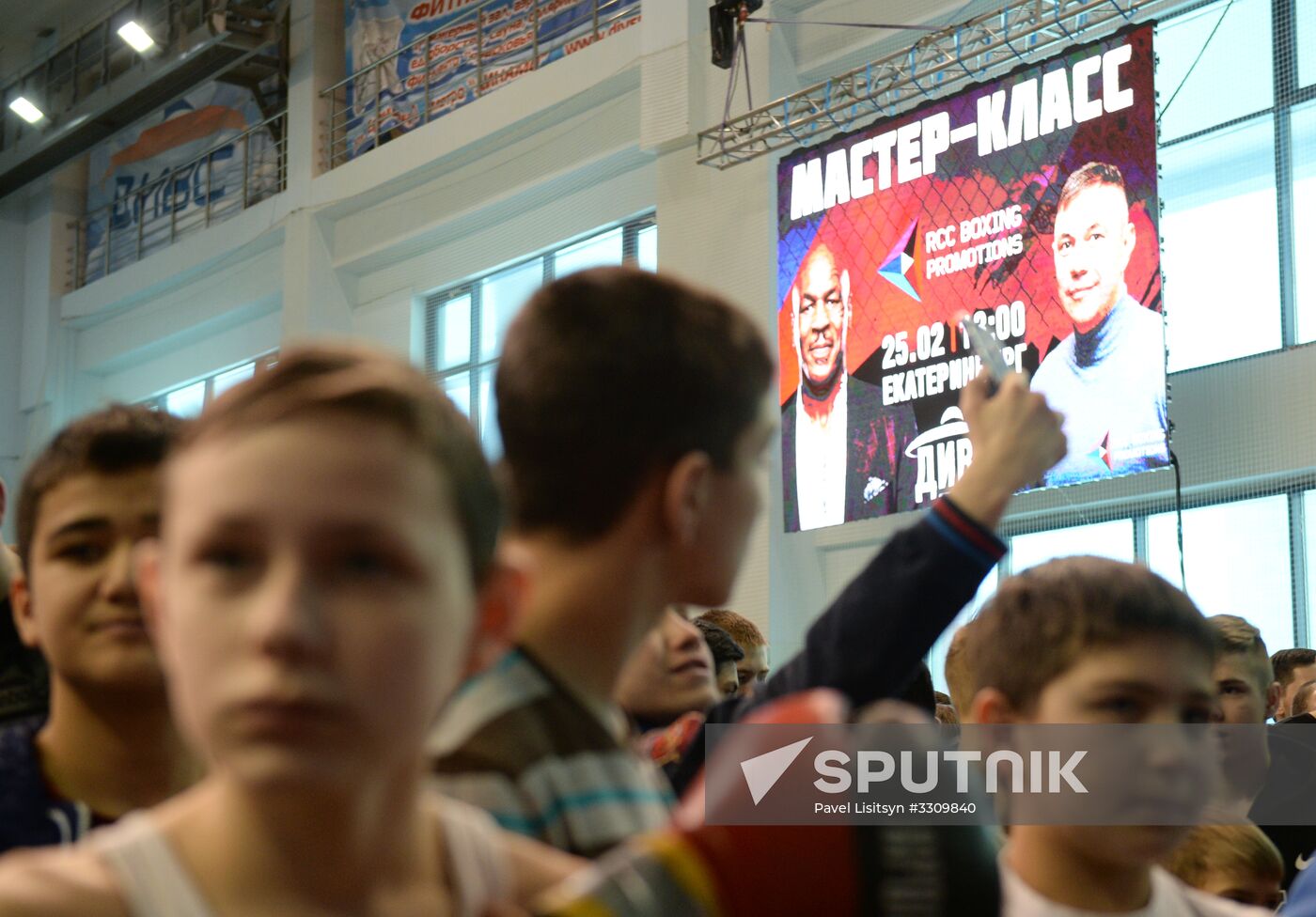 Open boxing master class by Mike Tyson and Kostya Tszyu