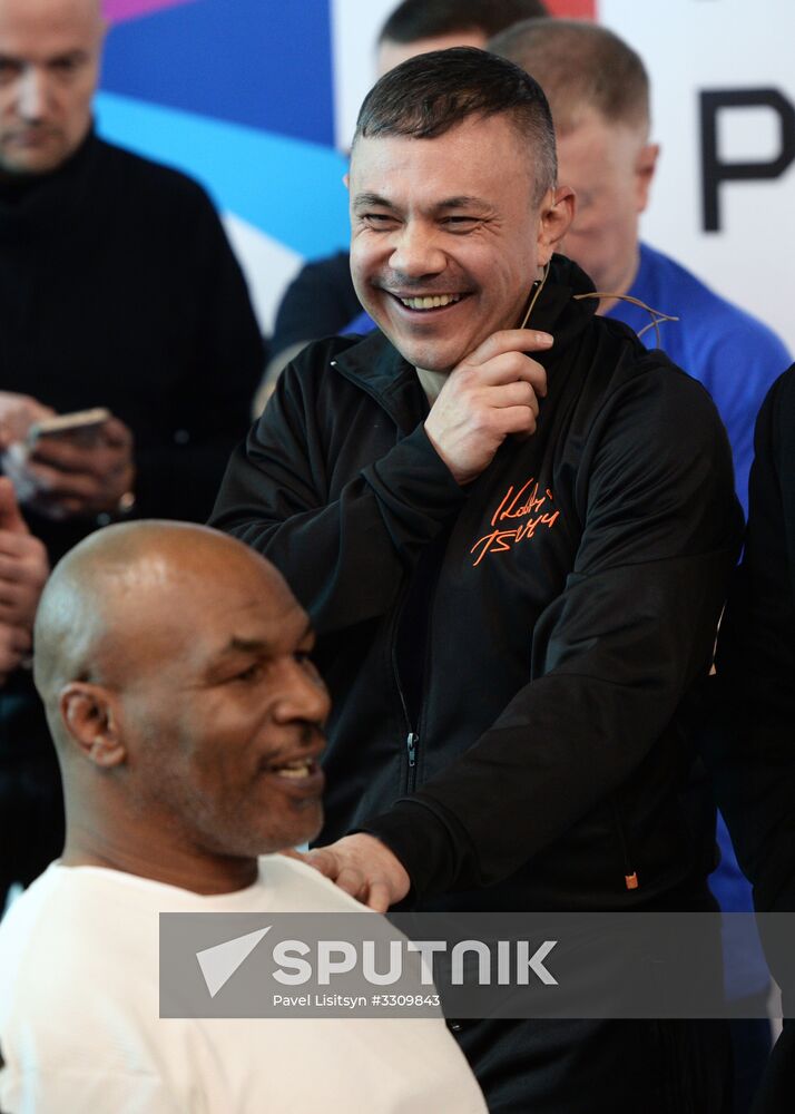 Boxing master class by Mike Tyson and Kostya Tszyu
