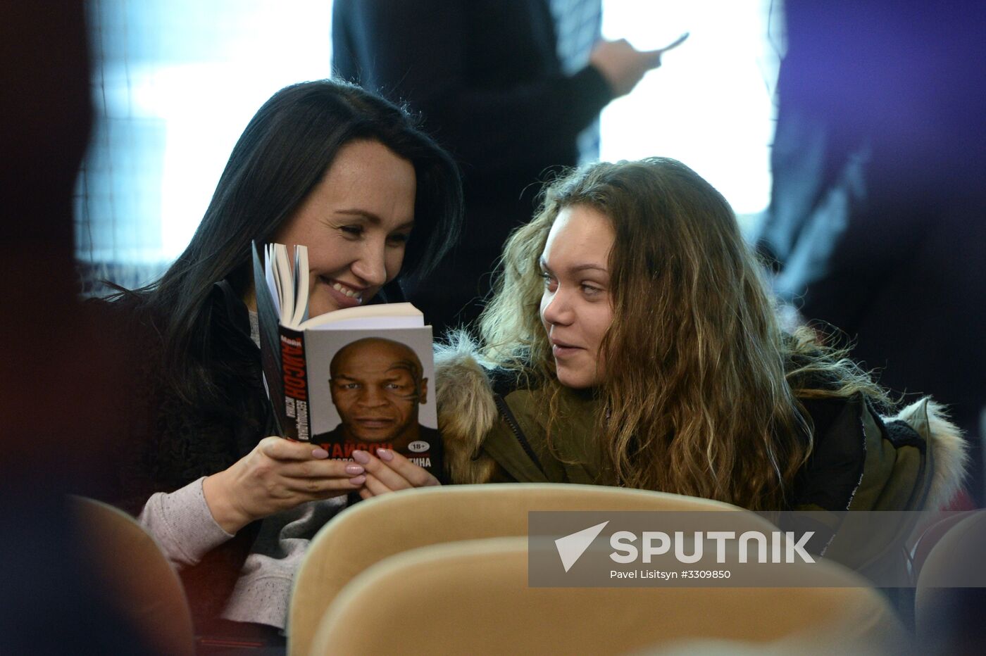 Boxing master class by Mike Tyson and Kostya Tszyu