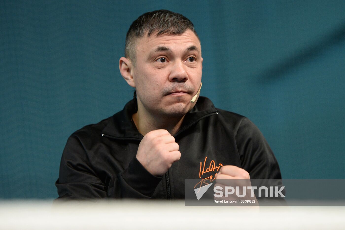 Boxing master class by Mike Tyson and Kostya Tszyu