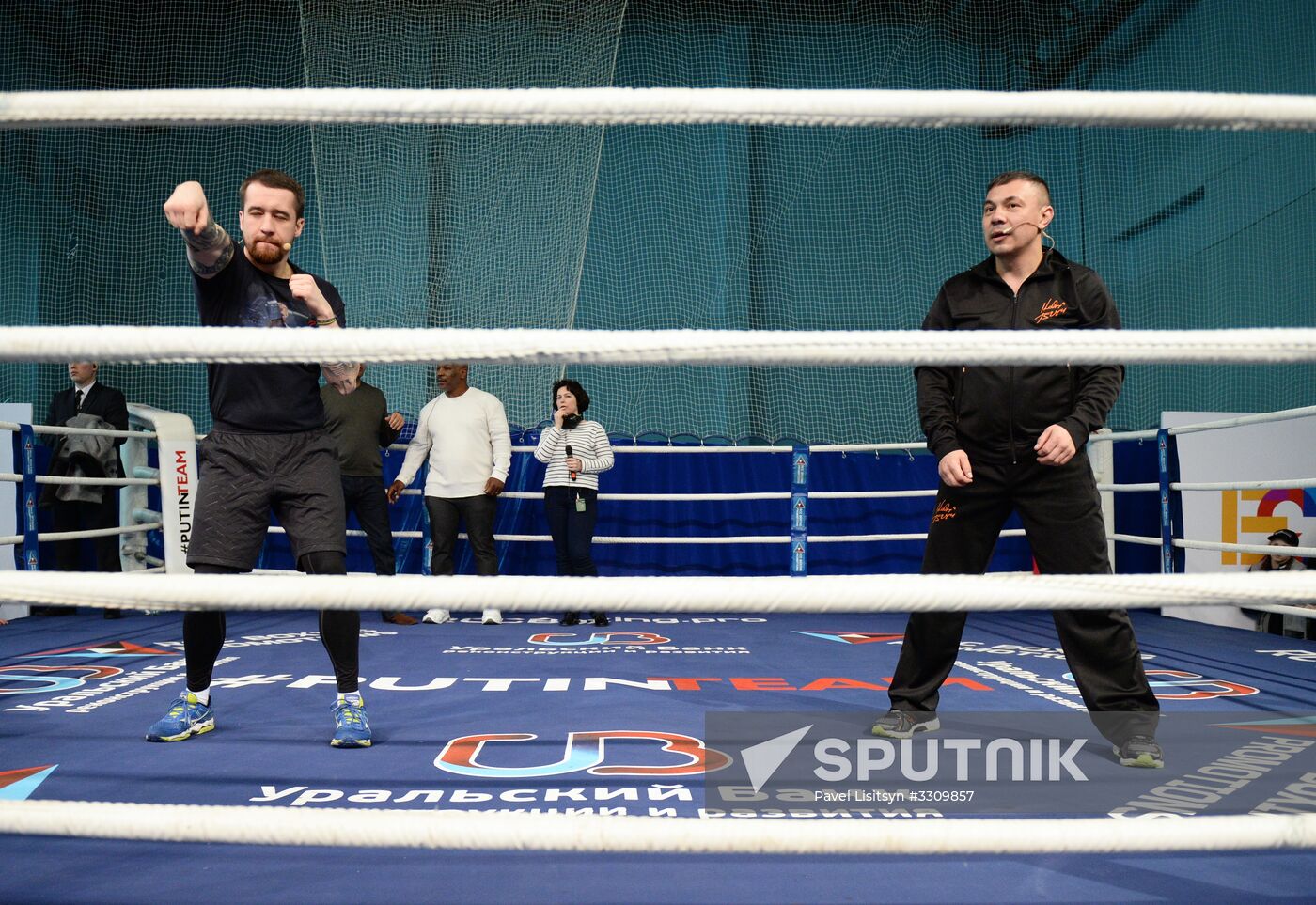 Boxing master class by Mike Tyson and Kostya Tszyu