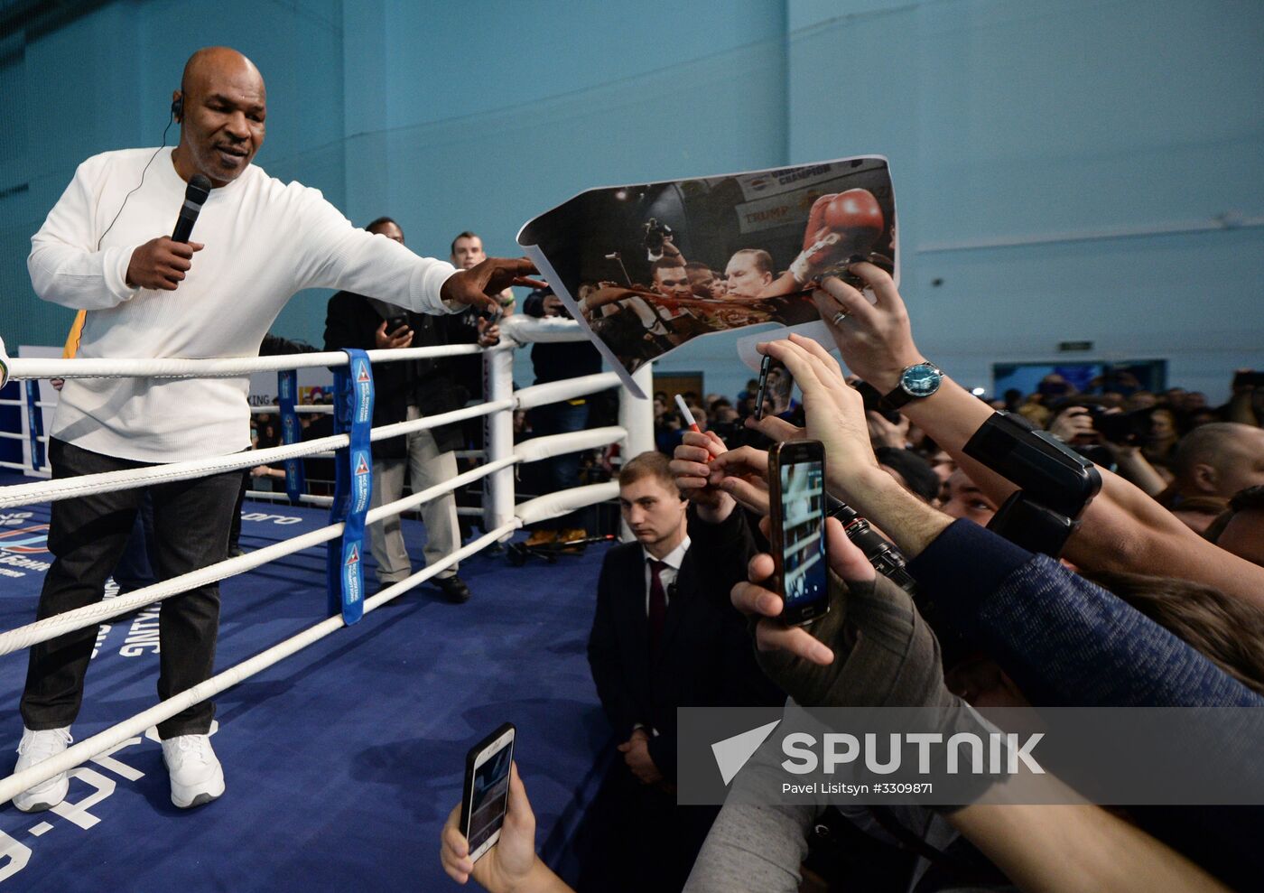 Boxing master class by Mike Tyson and Kostya Tszyu