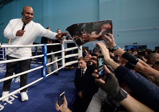 Boxing master class by Mike Tyson and Kostya Tszyu