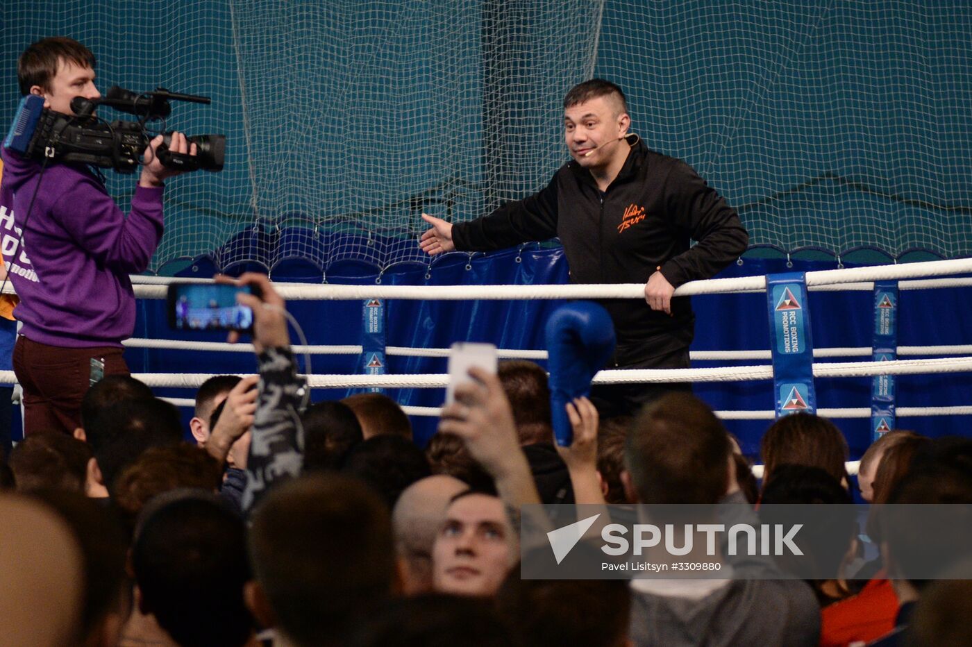 Boxing master class by Mike Tyson and Kostya Tszyu