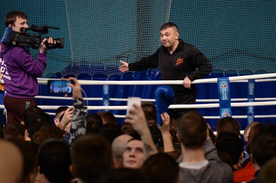 Boxing master class by Mike Tyson and Kostya Tszyu