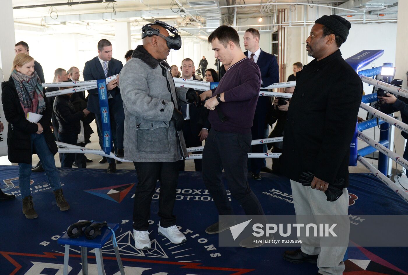 Boxing master class by Mike Tyson and Kostya Tszyu