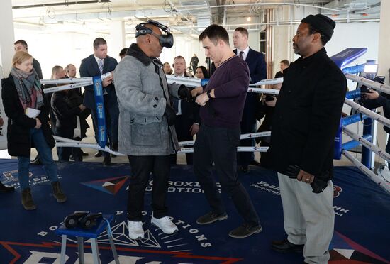 Boxing master class by Mike Tyson and Kostya Tszyu