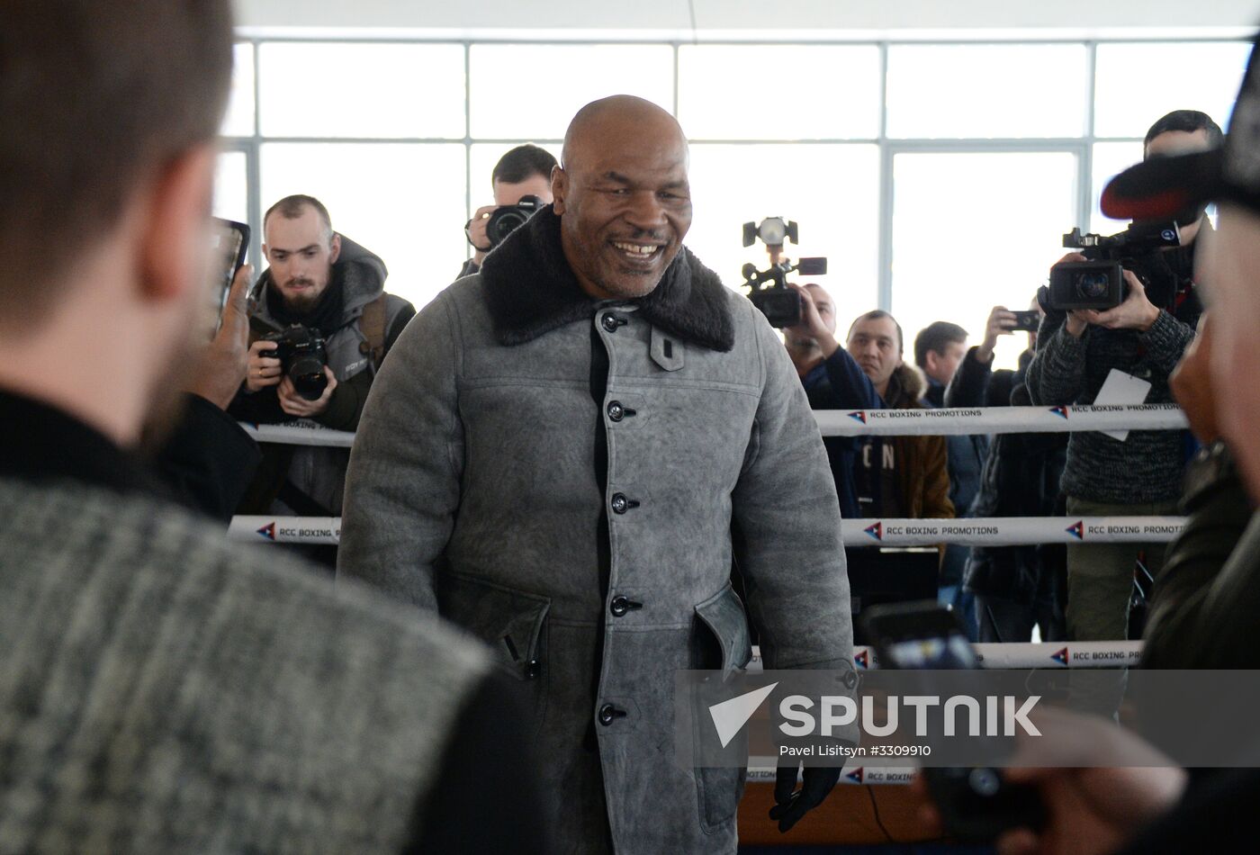 Boxing master class by Mike Tyson and Kostya Tszyu