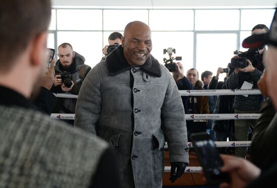 Boxing master class by Mike Tyson and Kostya Tszyu