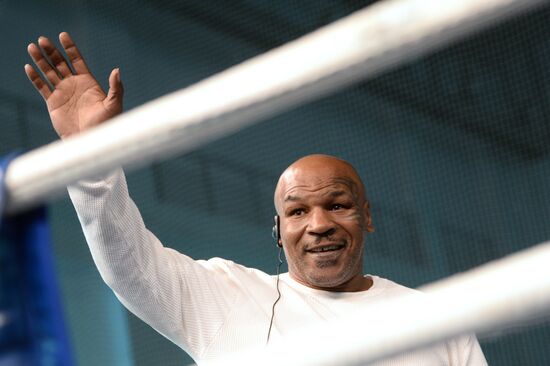 Boxing master class by Mike Tyson and Kostya Tszyu