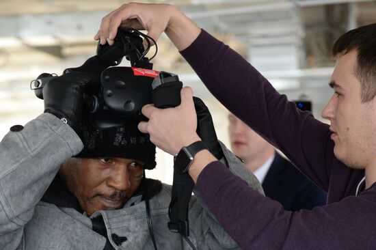 Boxing master class by Mike Tyson and Kostya Tszyu