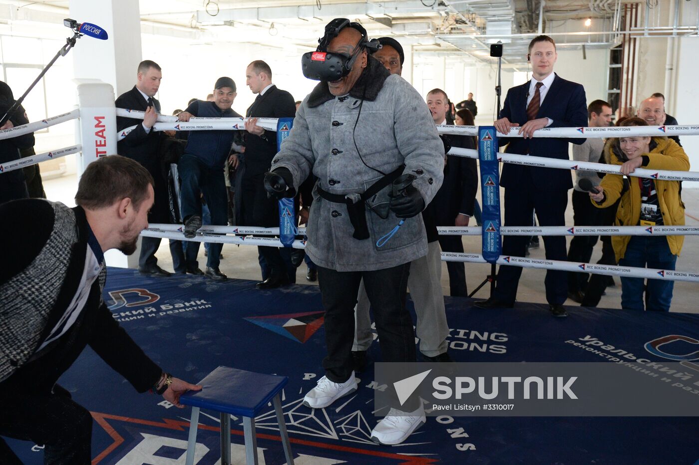 Boxing master class by Mike Tyson and Kostya Tszyu