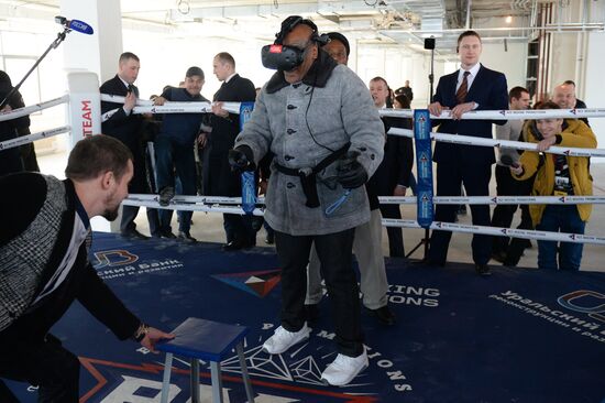 Boxing master class by Mike Tyson and Kostya Tszyu