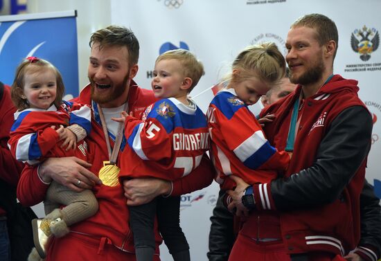 Russian 2018 Olympians are welcomed home