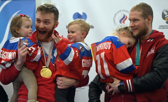 Russian 2018 Olympians are welcomed home