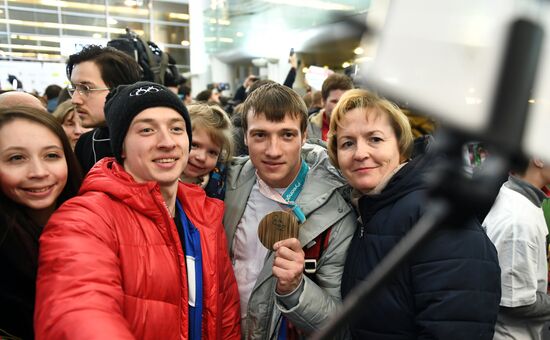 Russian 2018 Olympians are welcomed home