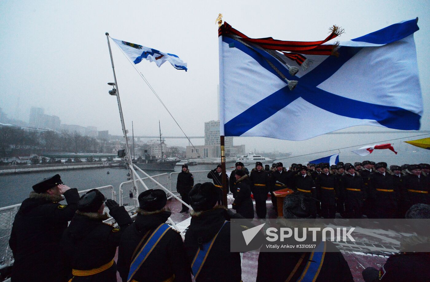 Hoisting Guards Navy Flag aboard guided missile cruiser Varyag