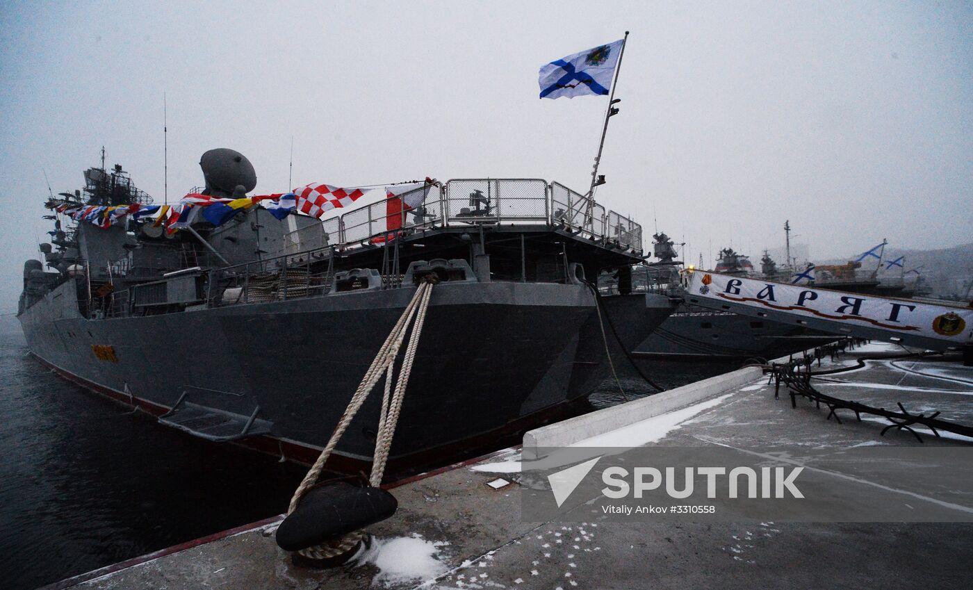 Hoisting Guards Navy Flag aboard guided missile cruiser Varyag