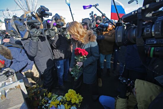 Flowers at site where Boris Nemtsov was assassinated
