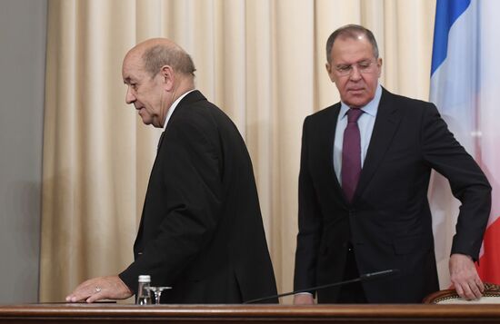 Russian Foreign Minister Sergei Lavrov meets with French Foreign Minister Jean-Yves Le Drian