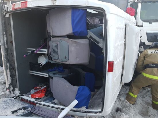 Minibus gets into road accident in Bashkiria