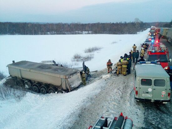 Minibus gets into road accident in Bashkiria