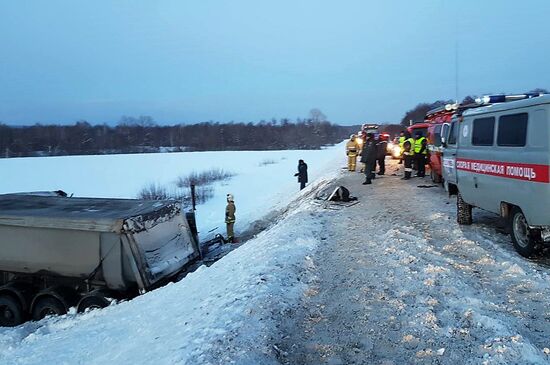Minibus gets into road accident in Bashkiria