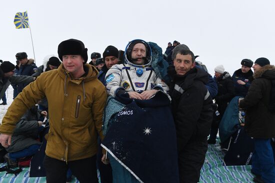 Soyuz MS-06 manned capsule lands in Kazakhstan