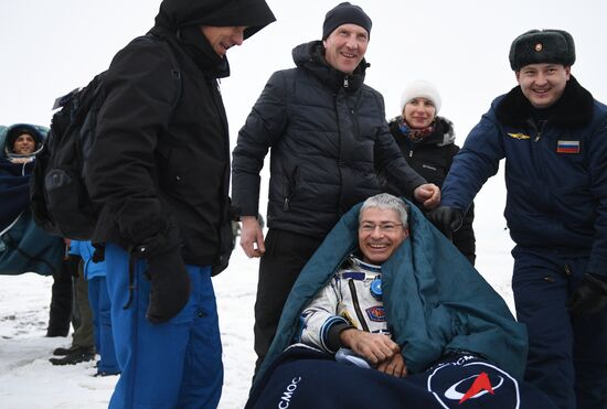 Soyuz MS-06 manned capsule lands in Kazakhstan