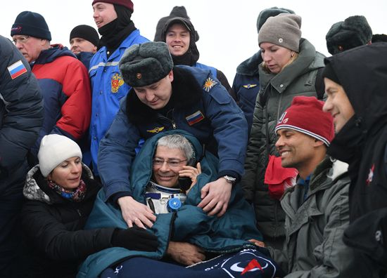 Soyuz MS-06 manned capsule lands in Kazakhstan