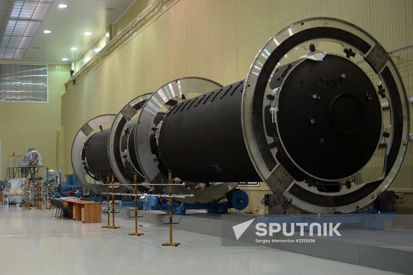 Deputy Prime Minister Rogozin visits Polyot production company