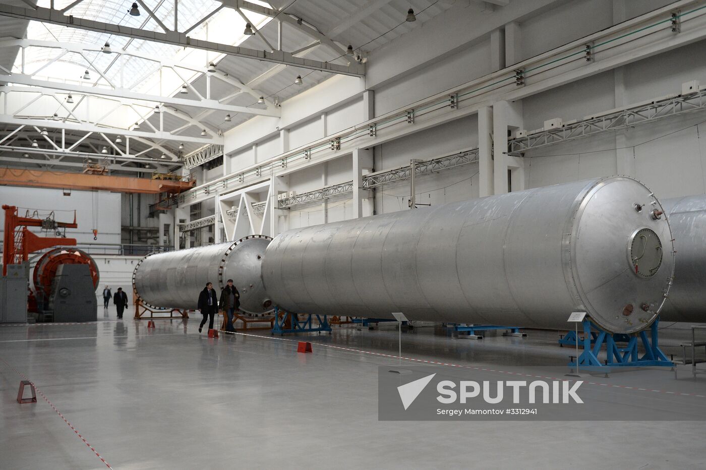 Deputy Prime Minister Rogozin visits Polyot production company