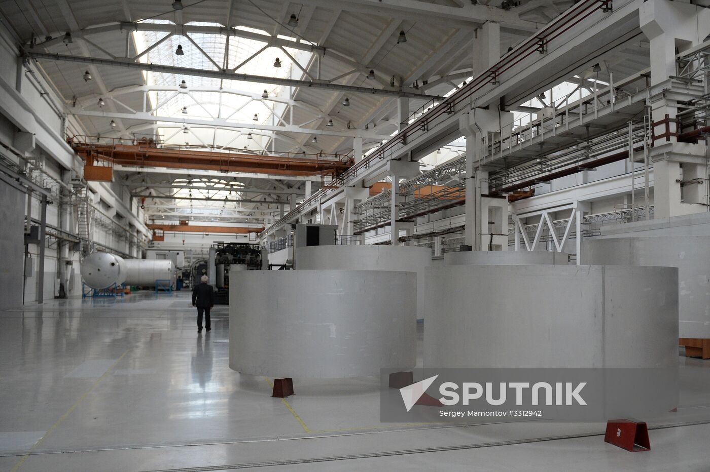 Deputy Prime Minister Rogozin visits Polyot production company