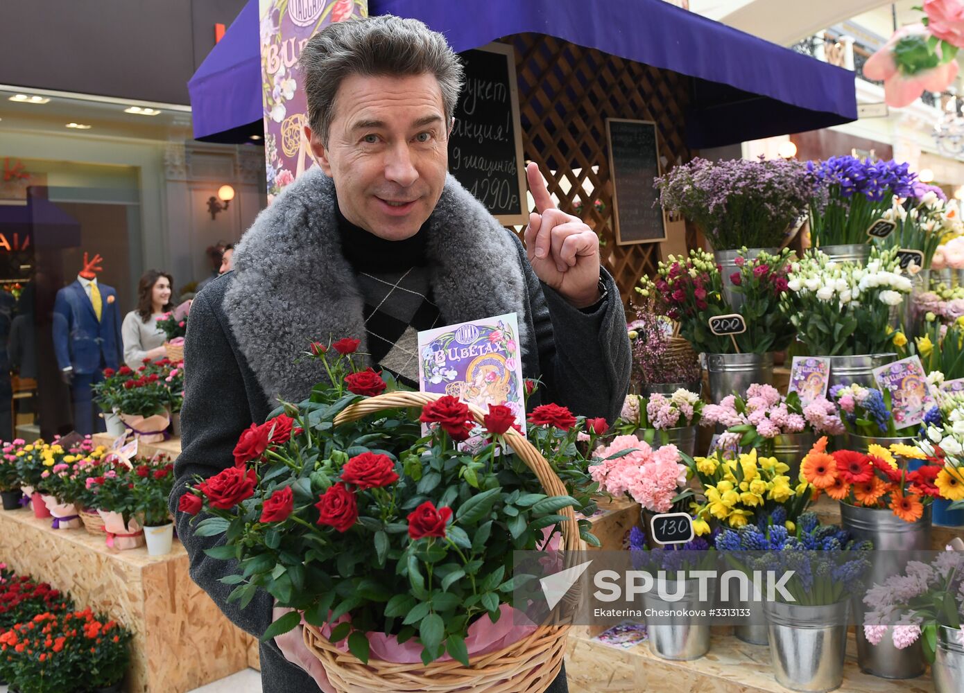 Spring flower bazaar in Petrovsky Passage