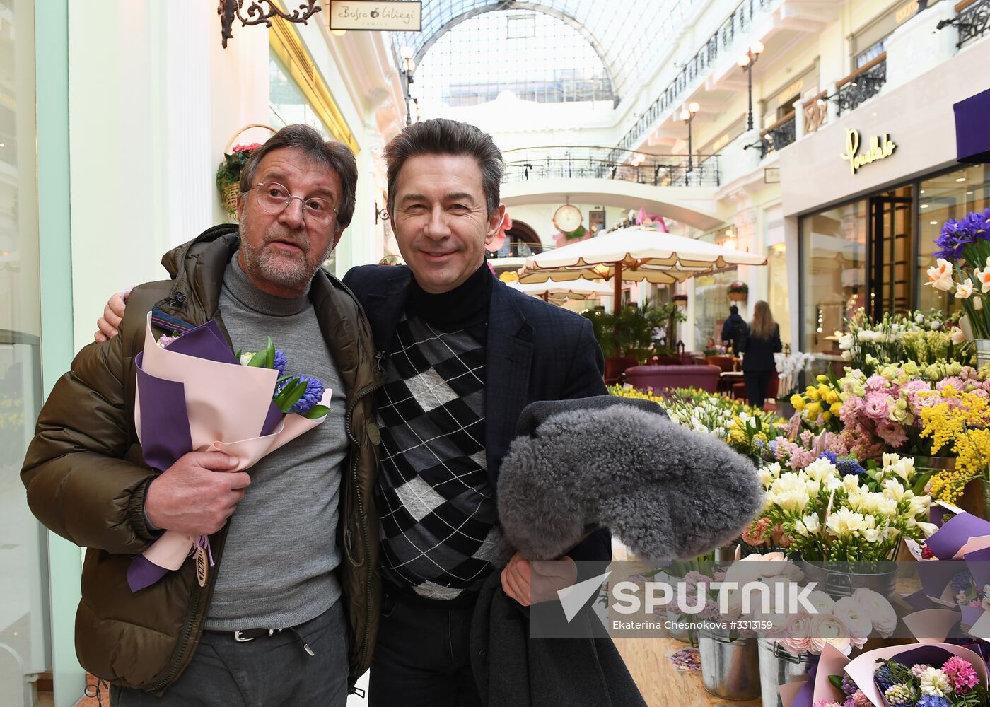 Spring flower bazaar in Petrovsky Passage