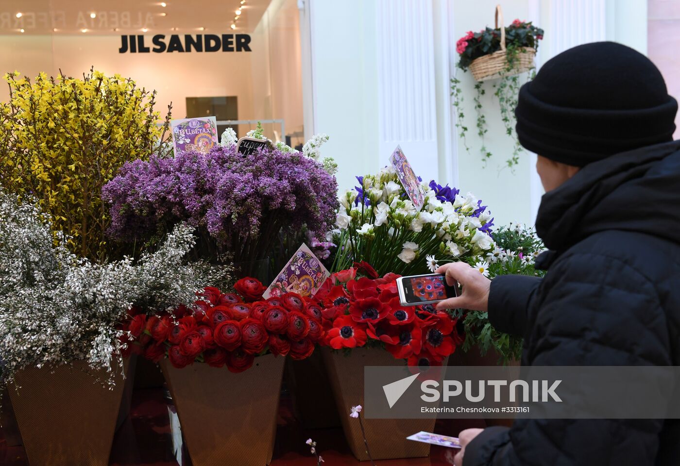 Spring flower bazaar in Petrovsky Passage