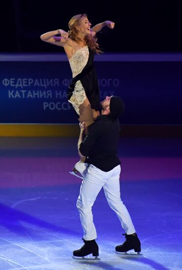 Figure skating show "Holiday of Olympians. Champions to Moscow"